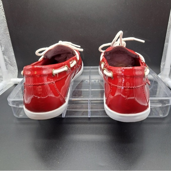 Women's Cole Haan Nantucket Red Patent Leather Boat Shoes Size 8. - Picture 4 of 6